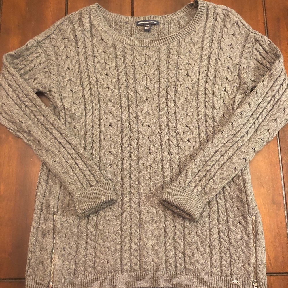 American Eagle Sweater